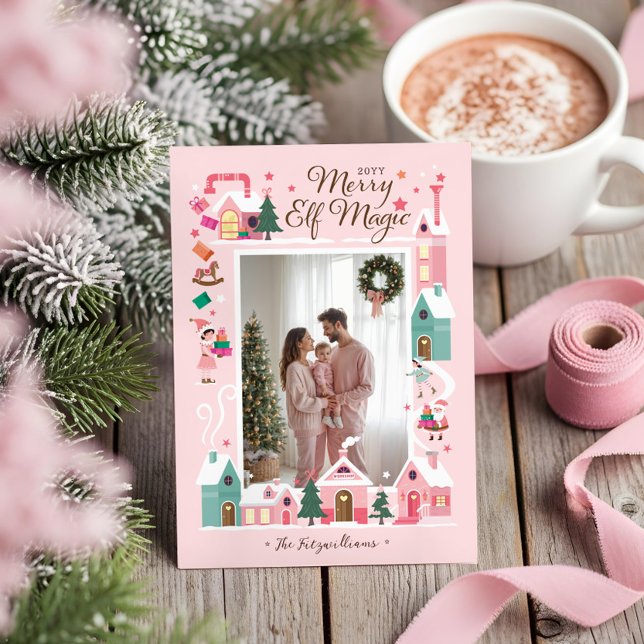 North Pole Pink Elf Workshop Santa Photo Julkort (North Pole Pink Elf Workshop Santa Photo Holiday Card)
