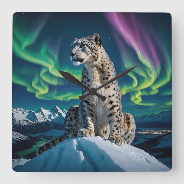 “Northern Sky Wanderer” – Snöleopardporträtt Fyrkantig Klocka (Framsida)