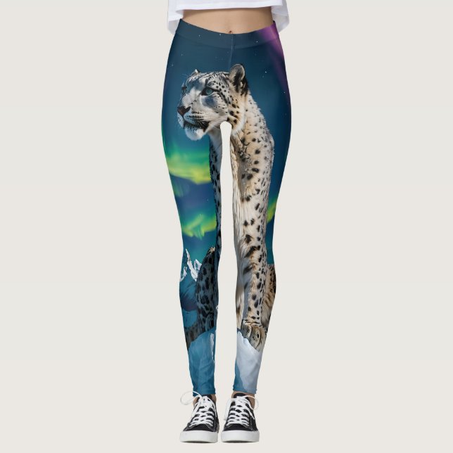 “Northern Sky Wanderer” – Snöleopardporträtt Leggings (Framsida)
