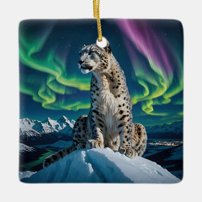 “Northern Sky Wanderer” – Snow Leopard Portrait Julgransprydnad Keramik (Framsida)