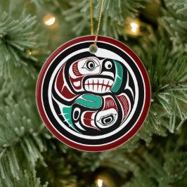 Northwest Pacific kusten Otter chasing Salmon Julgransprydnad Keramik