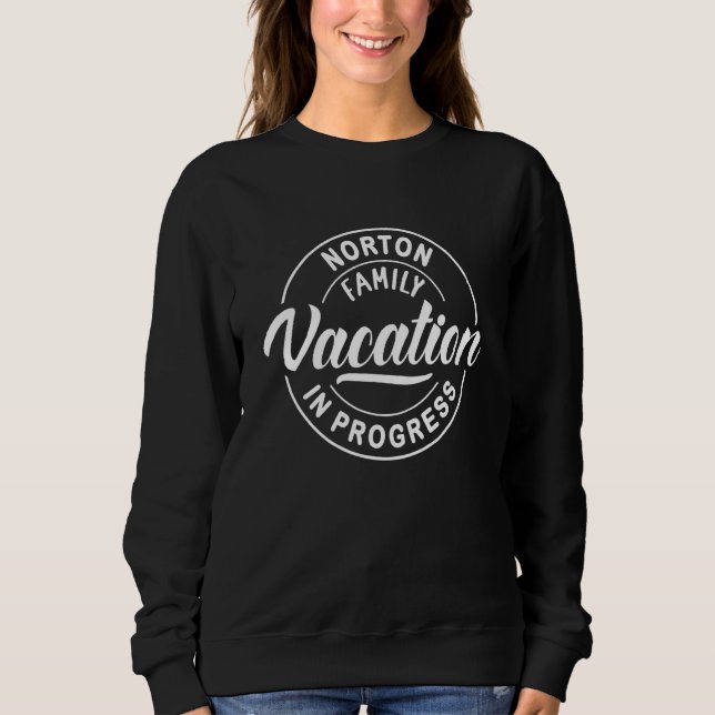 Norton Family Vacacation i Progress Group Resa T Shirt (Framsida)