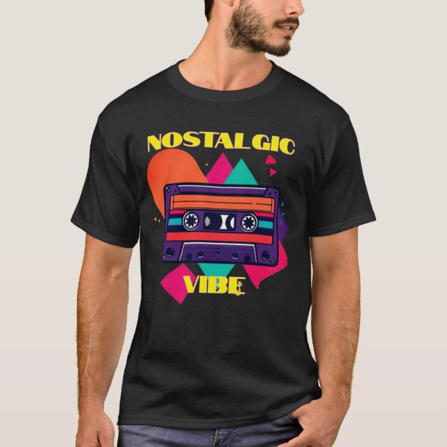 Nostalgic Vibe T Shirt (Framsida)