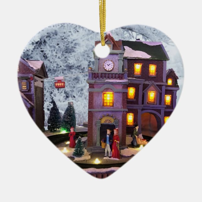 Nostalgiskt gammaldags bybo julgransprydnad keramik (Framsidan)