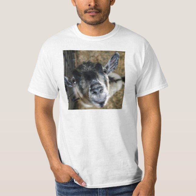 Nosy Goat Tittar upp T Shirt (Framsida)