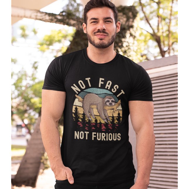Not Fast Not Furious Funny Sloth Sleeping T Shirt (Skapare uppladdad)