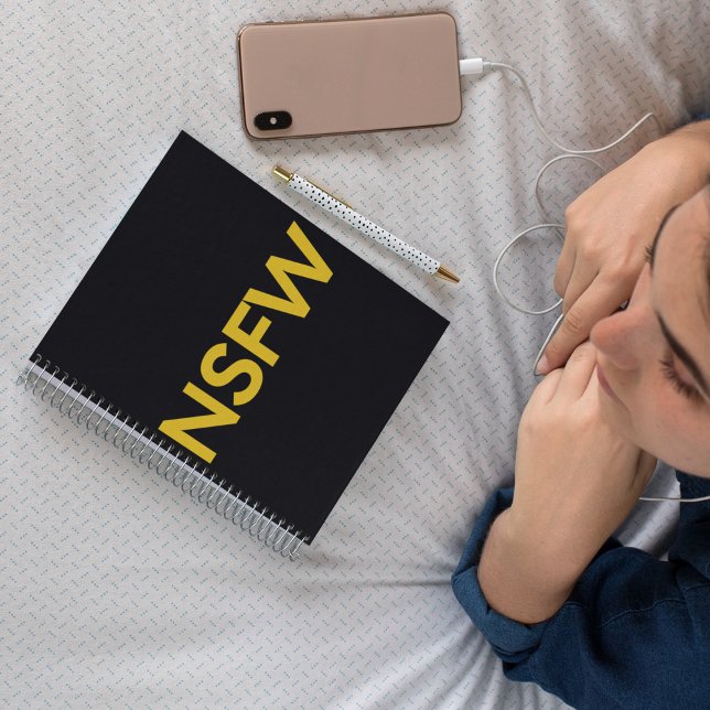 Not Safe For Work (NSFW) Anteckningsbok (Skapare uppladdad)