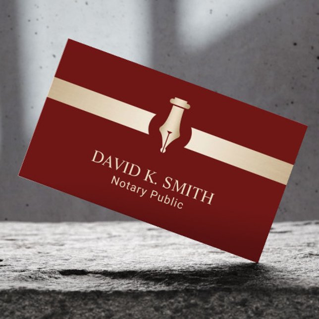 Notary Public Golden Pen Elegant Red Visitkort (Skapare uppladdad)