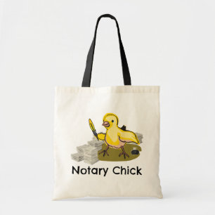 Notarychick med fjäderquillen och dokument tygkasse