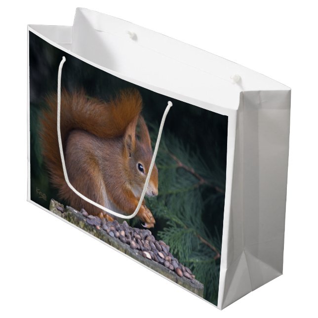 Nötfrukostpresentförpackning (Framsidan Vinklad)