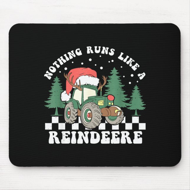 Nothing Runs Like A Reindeer Funny Christmas Famil Musmatta (Framsidan)