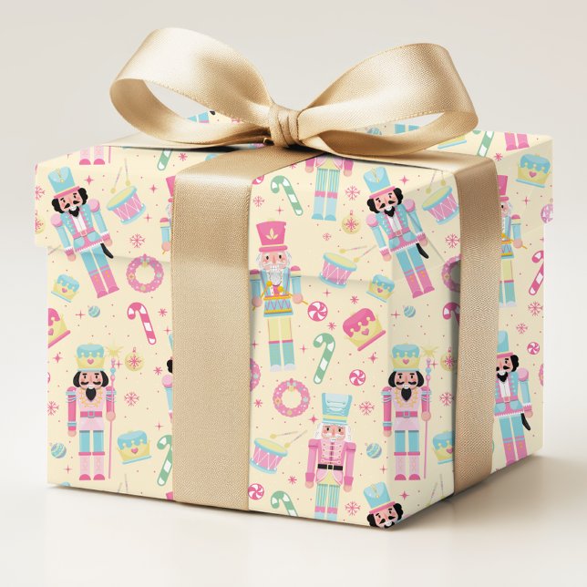 Nötknäppare Rosa Blå Gul Julmönster Presentpapper (Skapare uppladdad)
