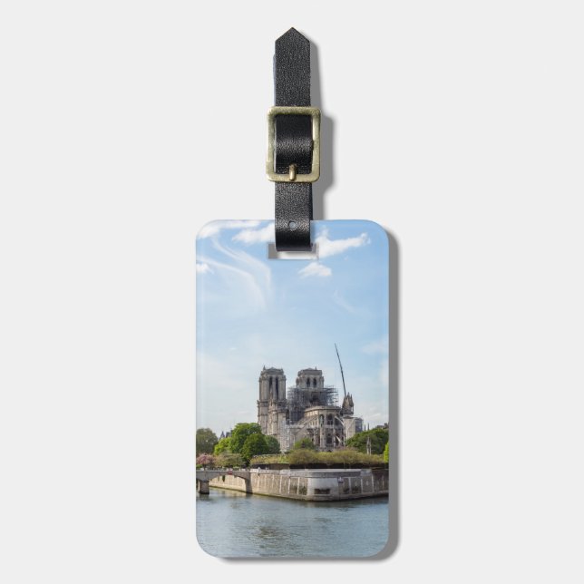 Notre Dame de Paris, dagen efter 2019 års brand Bagagebricka (Vertikal Framsida)