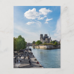 Notre Dame de Paris, dagen efter 2019 års brand Vykort