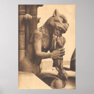 Notre Dame Gargoyle äter ett snack Poster