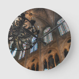 Notre Dame insida Rund Klocka