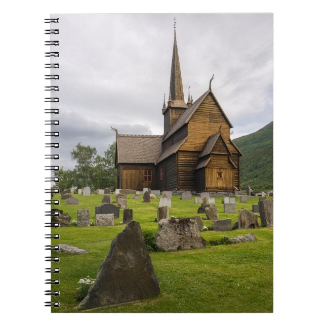Notsystemkyrka med kyrkogården i norge anteckningsbok (Framsidan)