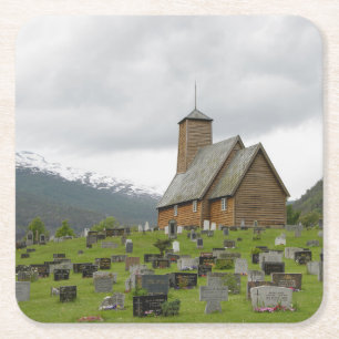 Notsystemkyrka med kyrkogården i norgekustfartyg underlägg papper kvadrat