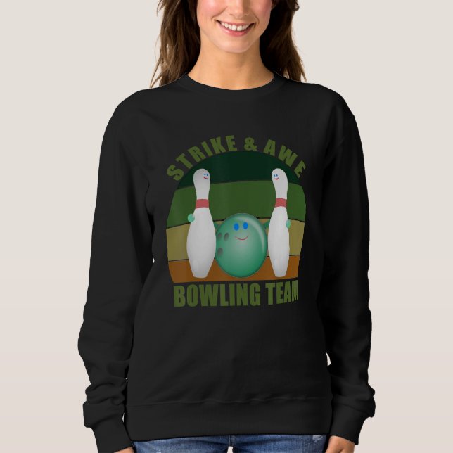 Novelty Funny Ten Pin Bowlers Team Strike & Awe Bo T Shirt (Framsida)