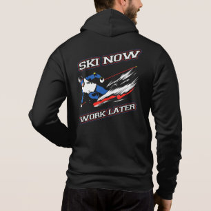 Noveltyn Ski jobbar nu senare och hoppas över entu T Shirt