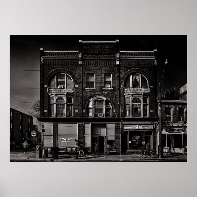 Nr 682 Queen St E 1 Poster (Framsidan)