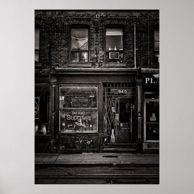 nr 940 Queen St E 1 Poster (Framsidan)