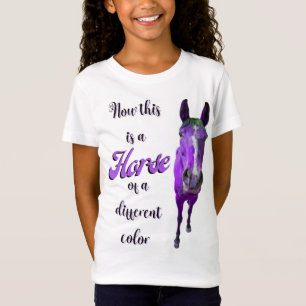 Nu är detta en häst av en annan Lila vid Färg T Shirt