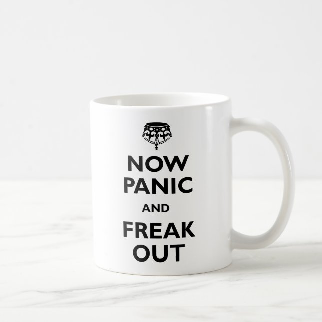 Nu göra panikslagen och flippa ur ut kaffemugg (Höger)