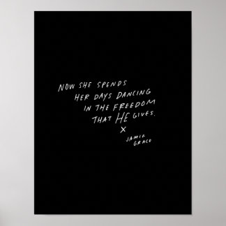 Nu tillbringar hon sina dagar att dansa poster