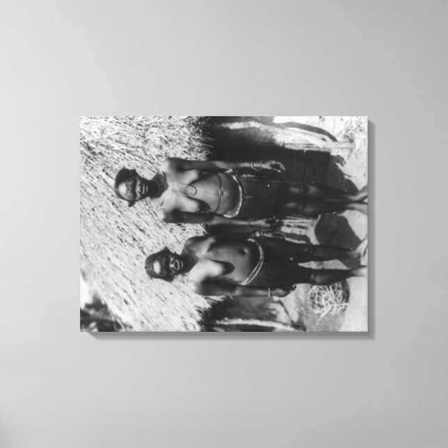 Nubianska kvinnor som står framför Hut Photograph Canvastryck (Framsida)