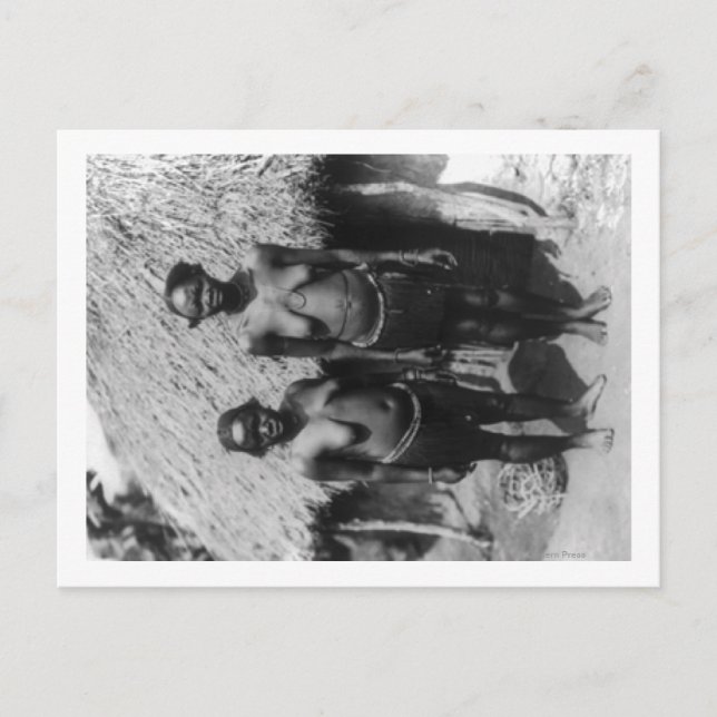 Nubianska kvinnor som står framför Hut Photograph Vykort (Framsida)