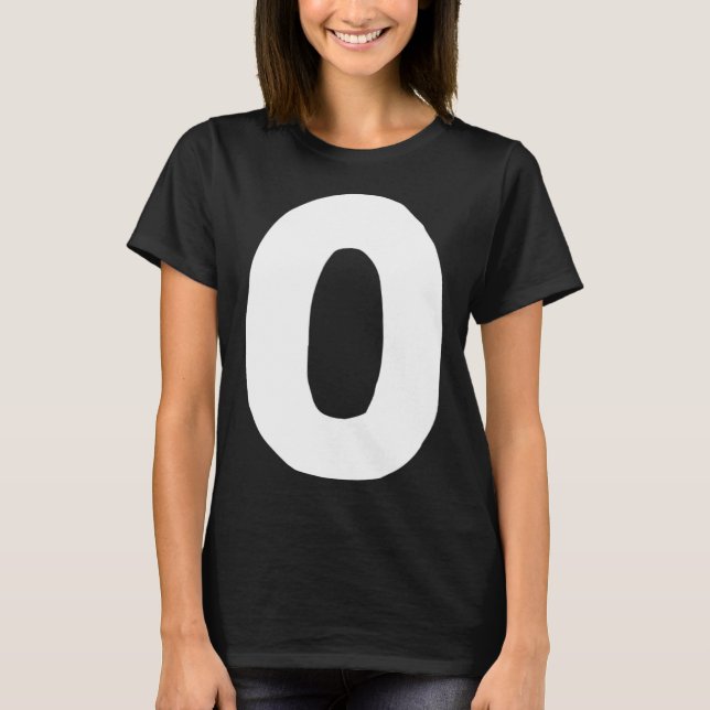Number 0 big and bold white t shirt (Framsida)