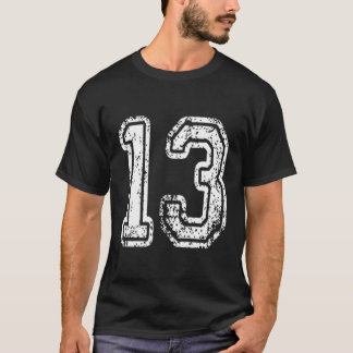 Nummer 13 i grungvit t shirt