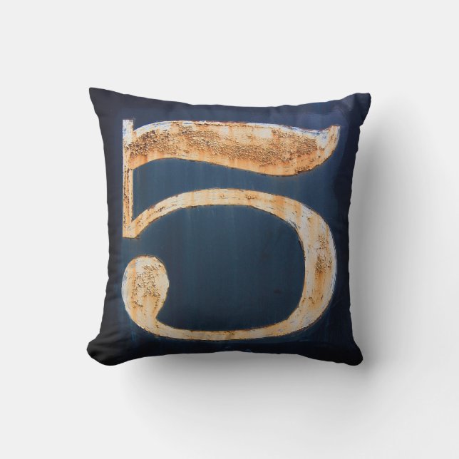 Nummer 5 kudde (Framsida)