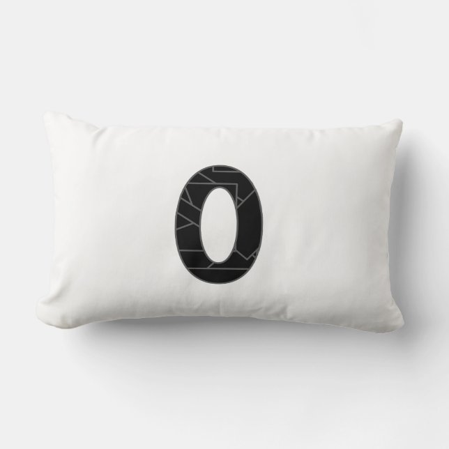 Numret noll (0) i svart lumbarkudde (Framsida)