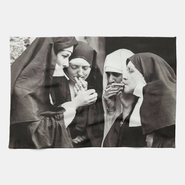 Nuns Smoking Vintage Photograph Kökshandduk (Horisontell)
