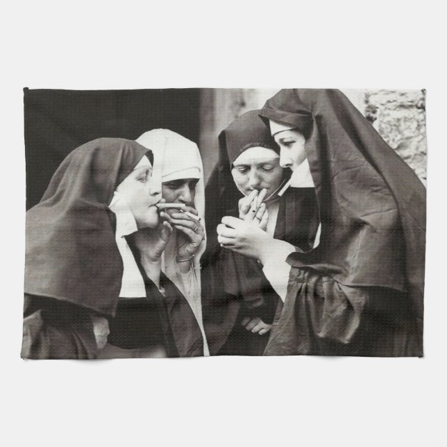 Nuns Smoking Vintage Photograph Kökshandduk (Horisontell)