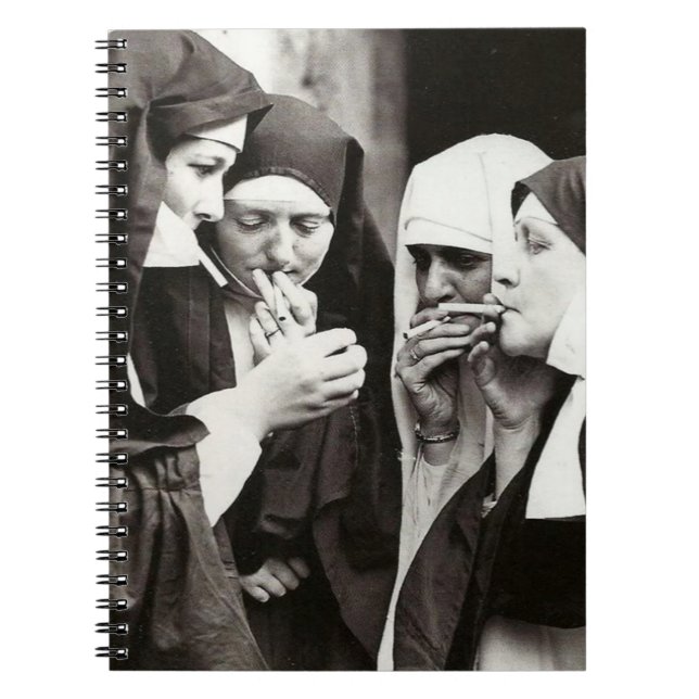 Nuns Smoking Vintage Photography Anteckningsbok (Framsidan)