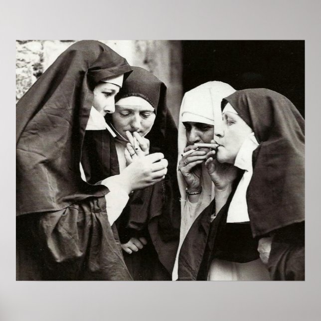 Nuns Smoking Vintage Photography Poster (Framsidan)