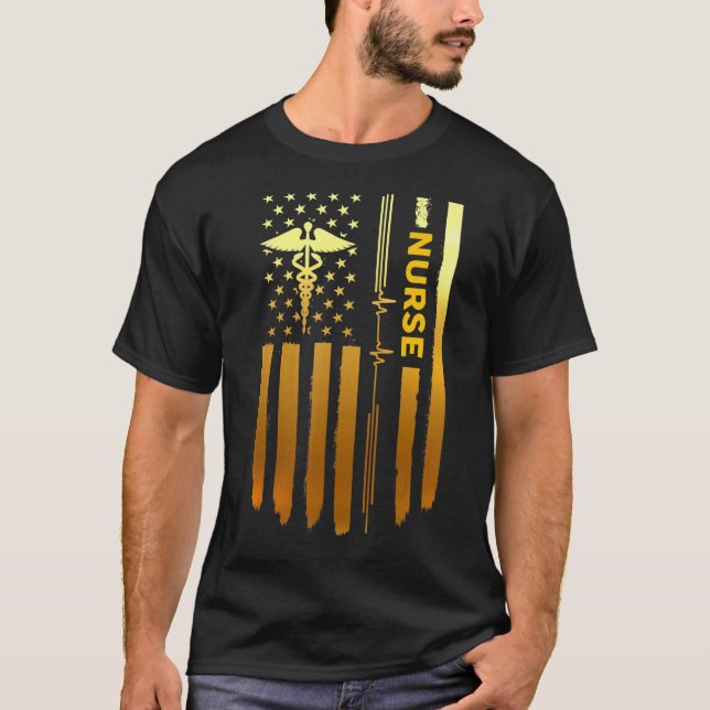 Nurse American Flagga T Shirt (Framsida)