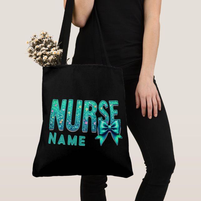 NURSE Bow Design – Elegant Nurse Custom Tote Bag Tygkasse (Närbild)