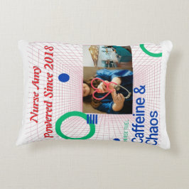 Nurse Fuel Dekorativ kudde - Caffeine & Chaos Funn