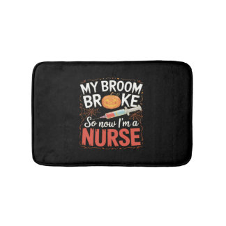 Nurse Funny Halloween Nursing Essential T-Shirt Badrumsmatta