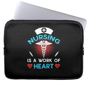 Nurse Gift   Sjukvård är ett hjärtarbete Laptop Fodral