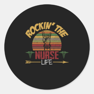 Nurse Gift | Vintage Rockin' the Nurse Life Runt Klistermärke