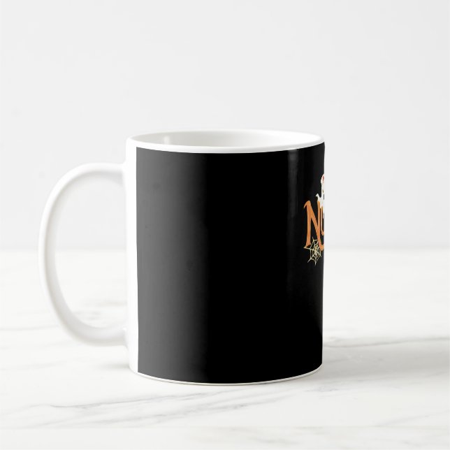 Nurse Halloween Cute Ghost och Pumpkin Essential T Kaffemugg (Vänster)