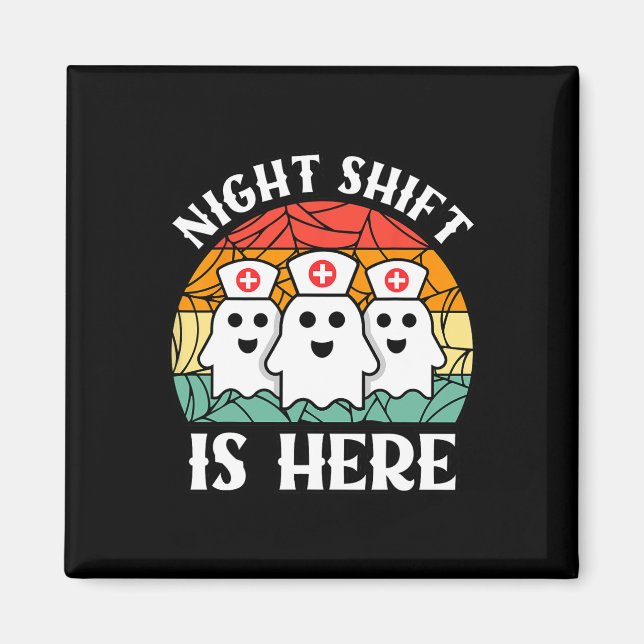 Nurse Halloween Manar Women Night Shift Crew Ghost Magnet (Framsidan)