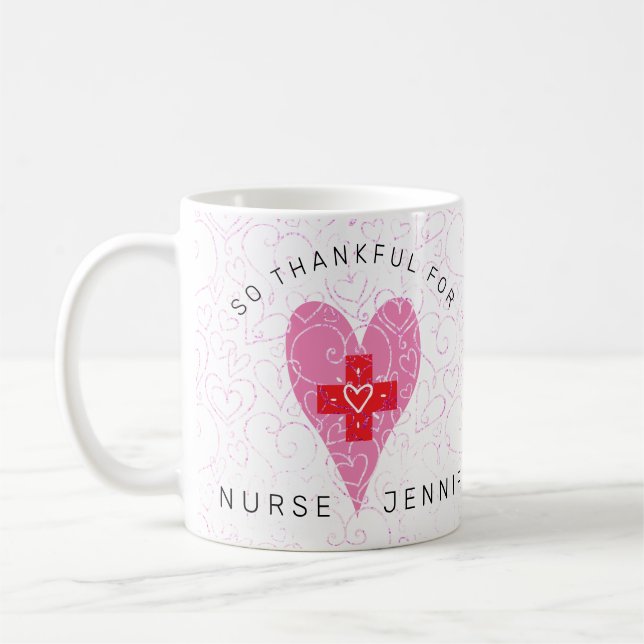 Nurse Monogram Rosa Hearts Monogram Namn Kaffemugg (Vänster)