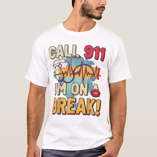 Nurse off Duty“ T-Shirt – Lustiges Shirt  (Framsida)