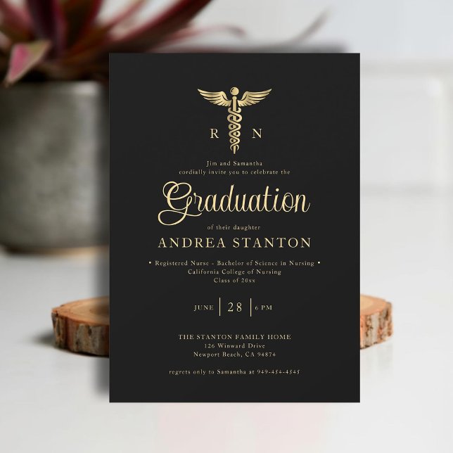 Nurse School Studenten Guld Caduceum Modern Black Inbjudningar (nurse nursing school graduation gold caduceum contemporary modern elegant simple black)